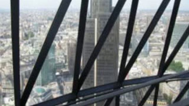 At the top of The Gherkin, 30 St Mary Axe, London смотреть онлайн