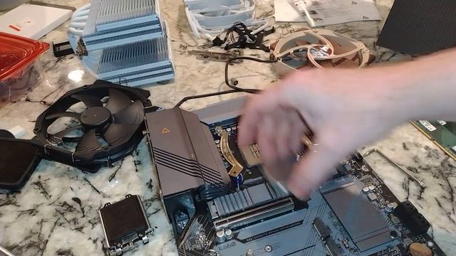 1st time Installing Thermalright CPU frame on Gigabyte Gaming X B660 with I5-13600kf, LGA 1700 смотреть онлайн