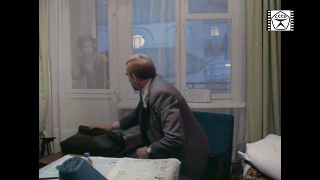 Одна "чудная", вторая "командир": такие странные сестры в фильме «Почти смешная история» смотреть онлайн