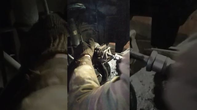 замена шпильки Rx 300 и колодок смотреть онлайн