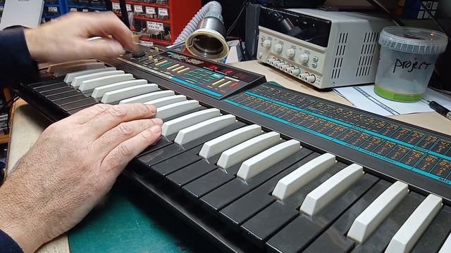 Korg Poly 800 reversed keys test смотреть онлайн