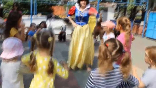 Игровая программа "Сказочный мир" 16.08.2015 | Центральный парк смотреть онлайн