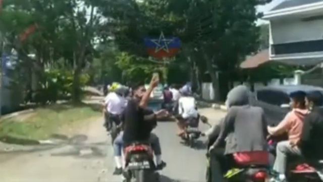 Simple Life Community present Spesial Dirgahayu Republik Indonesia ke 74th. King Of the Road смотреть онлайн