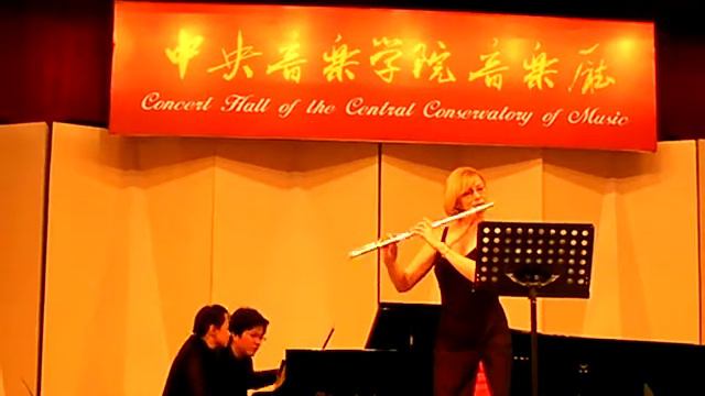 Virginia Taylor Flute Flight of the Bumble Bee Beijing Conservatory April 2009 смотреть онлайн