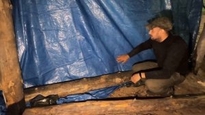 СТРОЮ ЗЕМЛЯНКУ В ДИКИХ УСЛОВИЯХ | КОМАРИНОЕ ЦАРСТВО | 2 ЭТАП | КРЫША И СТЕНЫ | ЗЕМЛЯНКА У БЕРЕЗЫ