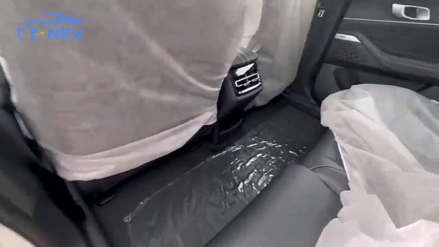 ChangAn UNIK IDD in-depth Walkaround смотреть онлайн