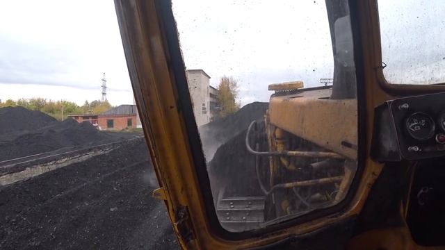 Прокатился с папой на бульдозере ЧТЗ Т-130 смотреть онлайн