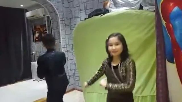 семейные детские танцы по песни Непохожий смотреть онлайн