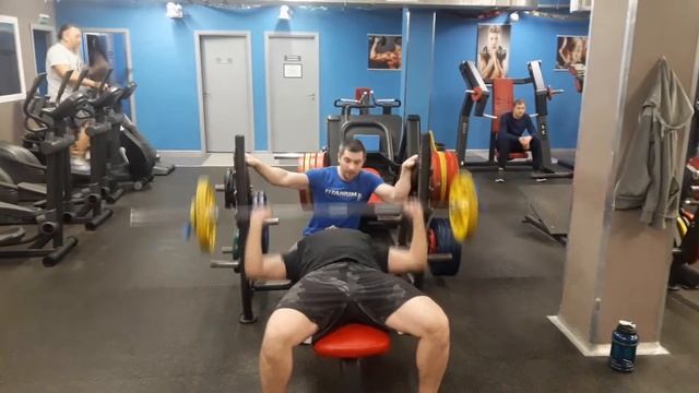 новогодний турнир по жиму лежа, Артем Бабенок и его команда, декабрь 2017, Москва смотреть онлайн