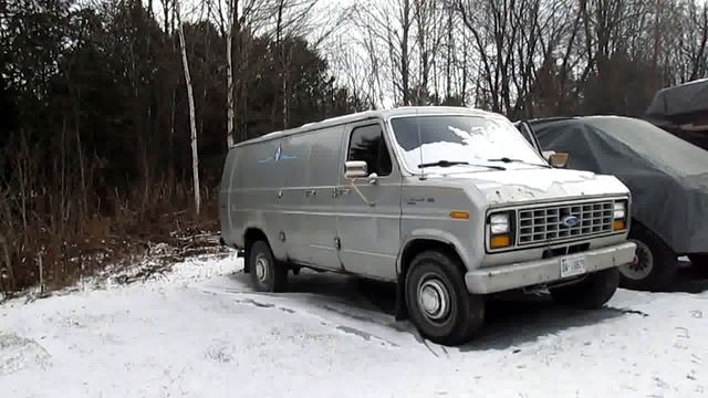 Very Cold Start 1985 Ford E350 6.9L Diesel Van смотреть онлайн