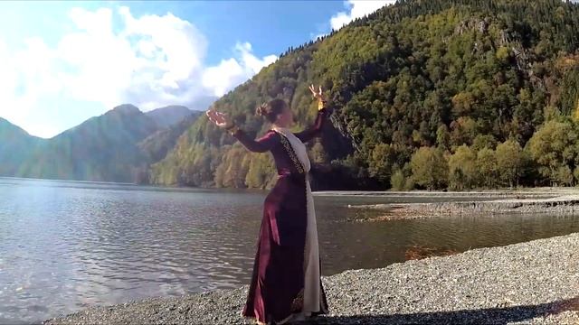 Кавказские танцы.Озеро Рица. смотреть онлайн