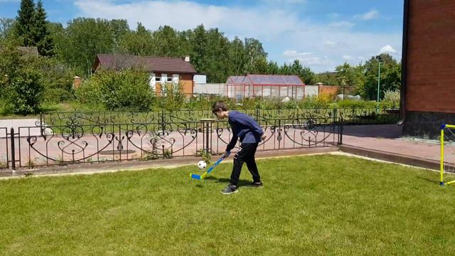 Хоккей с мячом. 1 часть смотреть онлайн