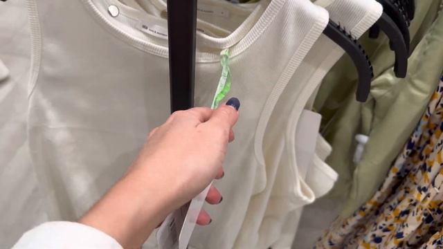 Весенний шопинг обзор с примеркой в SELA I Александра Воробьева смотреть онлайн