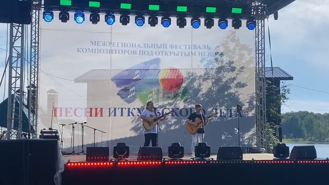 "Распахните окна". Авторская песня Ирины Швенк смотреть онлайн