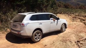 Mitsubishi Outlander GT V6 OFF-Road | Motor³