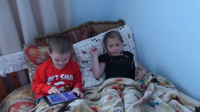 Дети болеют / Экзамены у Сони / Что мы читаем Русские книги и старинные газеты смотреть онлайн