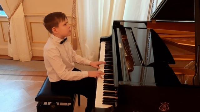 Михаил Ступнев СПбГБОПУ Хоровое училище им.М.И.Глинки, Й.Гайдн "Соната До мажор", 1ч. смотреть онлайн