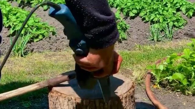 Заточка тяпки болгаркой до бритвенной остроты. смотреть онлайн