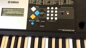 Yamaha PSR-E223 home keyboard demo