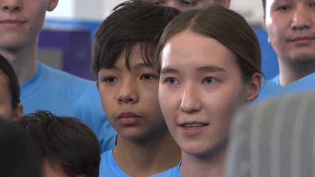 Глава государства побеседовал с юными спортсменами и пожелал им успехов смотреть онлайн