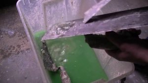 Удаление засохшего цемента, бетона с инструментов - Liquid Monster