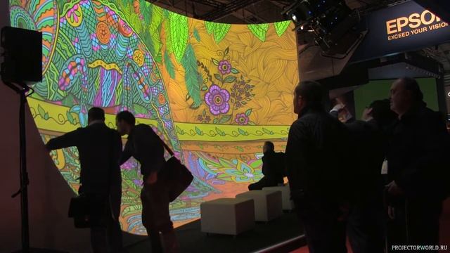 Сшивка изображений шести проекторов Epson EB-L25000U на ISE2018 смотреть онлайн