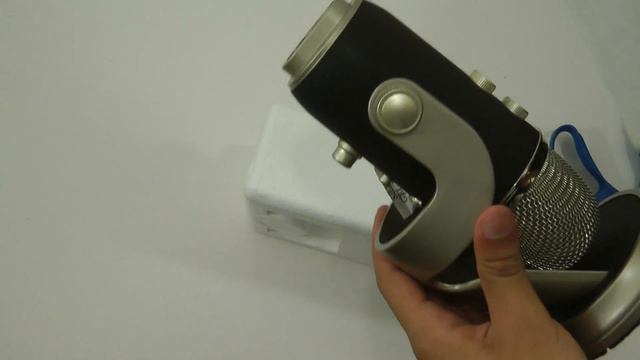 Blue Yeti Pro Unboxing смотреть онлайн