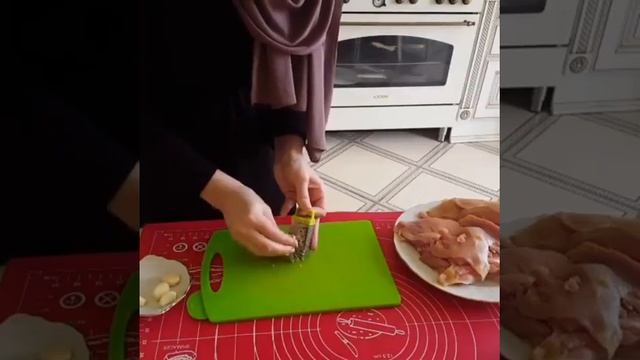 Куриный рулет .Как снять кожу с курицы.Готовим дома.@Исрепилова @Isrepilova смотреть онлайн