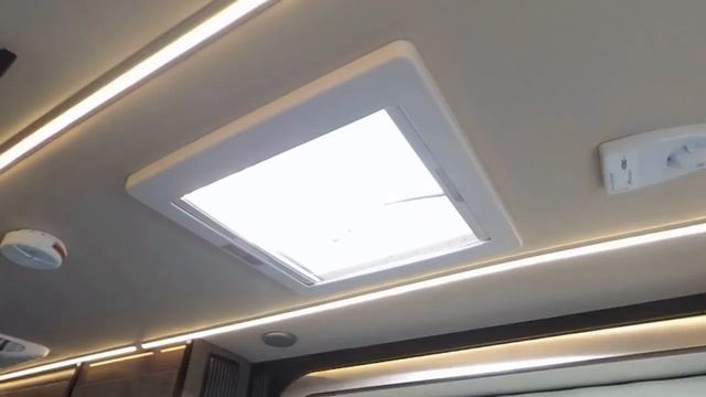 Full Review | 2018 Winnebago Era 70M | The Only Class B with a Slideout and Dry Bath! смотреть онлайн