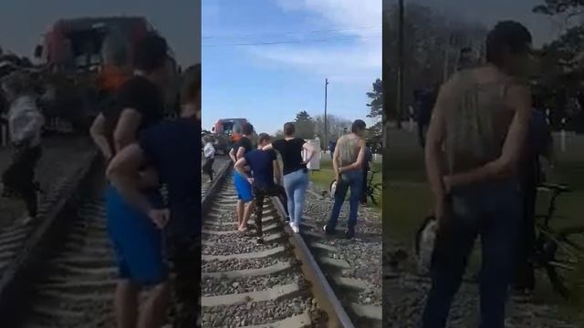 Невинномысск бетономешалка снесла электричку смотреть онлайн