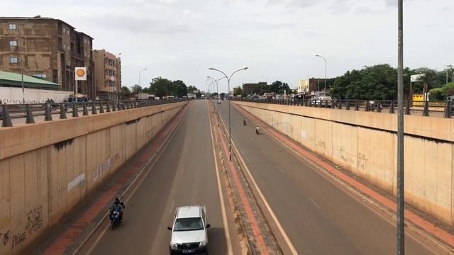 Travel Africa: Sights & Sounds of Ouagadougou, Burkina Faso смотреть онлайн
