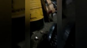 Мазда бонго устанавливаем тормозные колодки и барабаны.