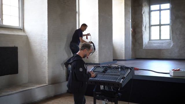 The 2028 Vocal Microphone explained смотреть онлайн