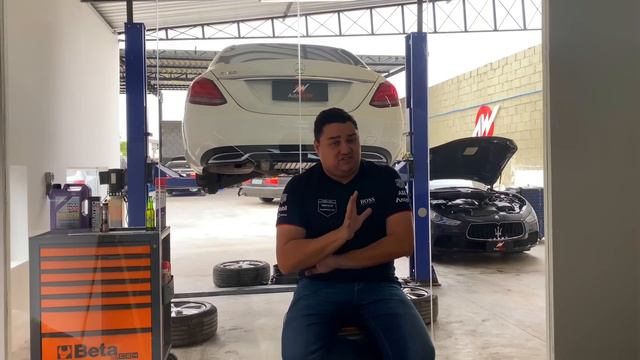 Mercedes C180 (W205) 2015-2019, vale a pena comprar o Corolla de rico? Quanto custa pra manter? смотреть онлайн