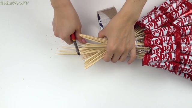 Букет из Кит Кат и Кока Кола за 15 минут. Diy Подарки своими руками смотреть онлайн
