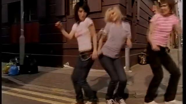 BIG DOG : In The Middle [2001] смотреть онлайн