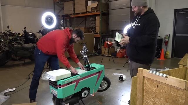 Subscriber hand builds me an insane Motorcycle смотреть онлайн