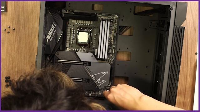 Trash Taste PC Building Speedrun | Trash Taste Special смотреть онлайн