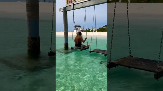 Мальдивские качели и красивая девушка, так мало и так много нужно для счастья ??? смотреть онлайн