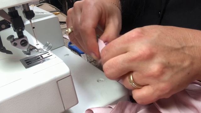 КАК УМЕНЬШИТЬ МАНЖЕТ на БЛУЗКЕ✂️#409 смотреть онлайн