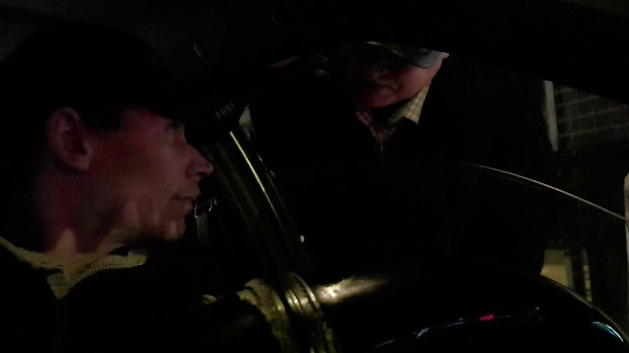 Конфликт. Тупой бомбила-таксист из лихих 90-х, снова решил качнуть свои права. смотреть онлайн