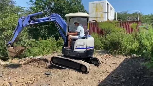 Видео мини-экскаватор Mitsubishi MM30SR гусеничный экскаватор японский, в России не эксплуатировалс смотреть онлайн