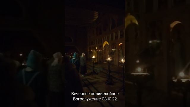 Храм Пресвятой Троицы на Всехсвятской. Шестопсалмие. В это время в Церкви гасится свет и свечи смотреть онлайн