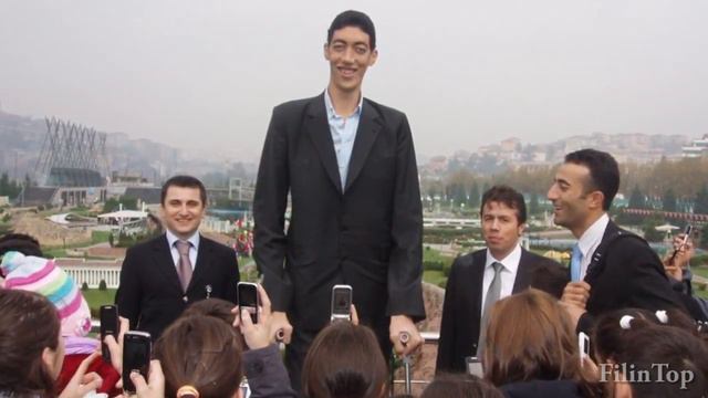 САМЫЙ ВЫСОКИЙ ЧЕЛОВЕК В МИРЕ смотреть онлайн