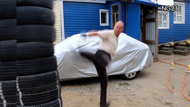 Мастер NG21 демонстрирует скорость ног и рук. Боевые навыки смотреть онлайн