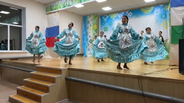 Народный ансамбль народного танца Миляш | Татарский народный танец «Юлук» смотреть онлайн