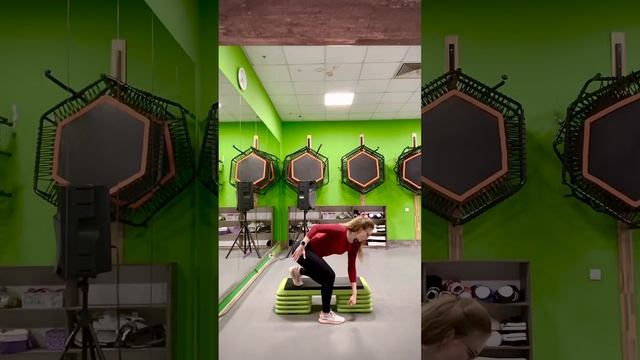 10 min для подтянутых ЯГОДИЦ со стулом без инвентаря? смотреть онлайн
