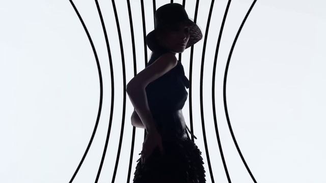 All new Dior show iconic overcurl, Todo el nuevo Dior muestra un icónico overcurl. смотреть онлайн