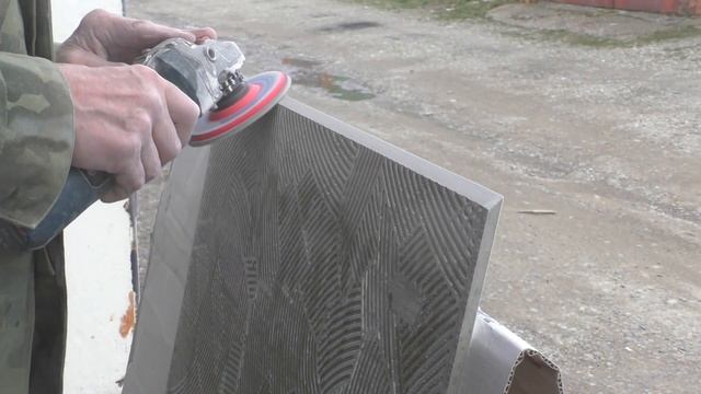 И нова коротко о запиле под 45 керамогранита размером 600мм на 600мм станком от Сигмы 10М9. смотреть онлайн