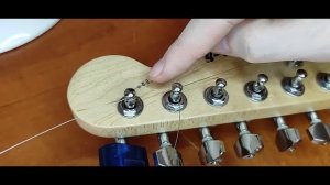 Замена струн. Как поменять струны на электрогитаре и на акустической гитаре